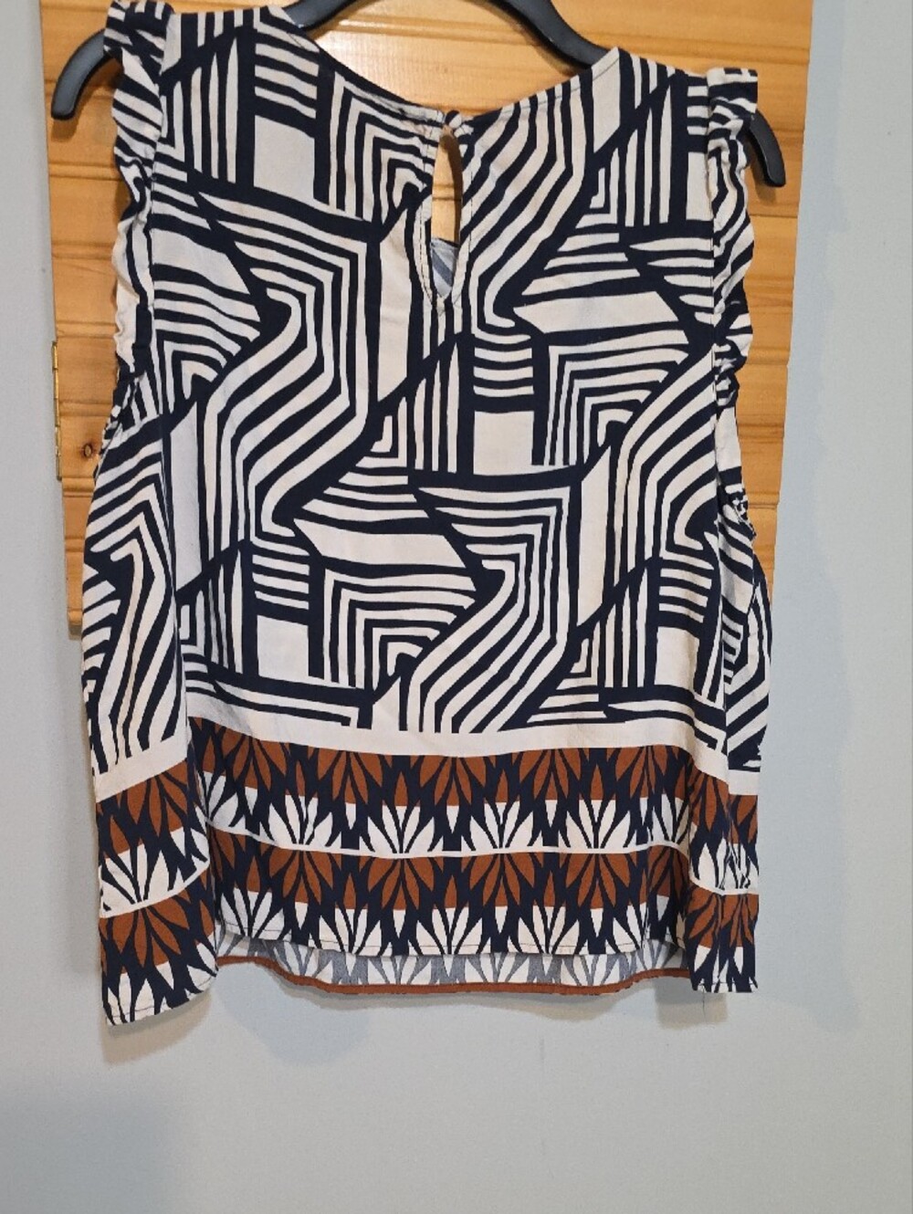 Halogen‎ Navy, White & Brown Geometric Ruffle Shell Sz Large - Picture 4 of 6